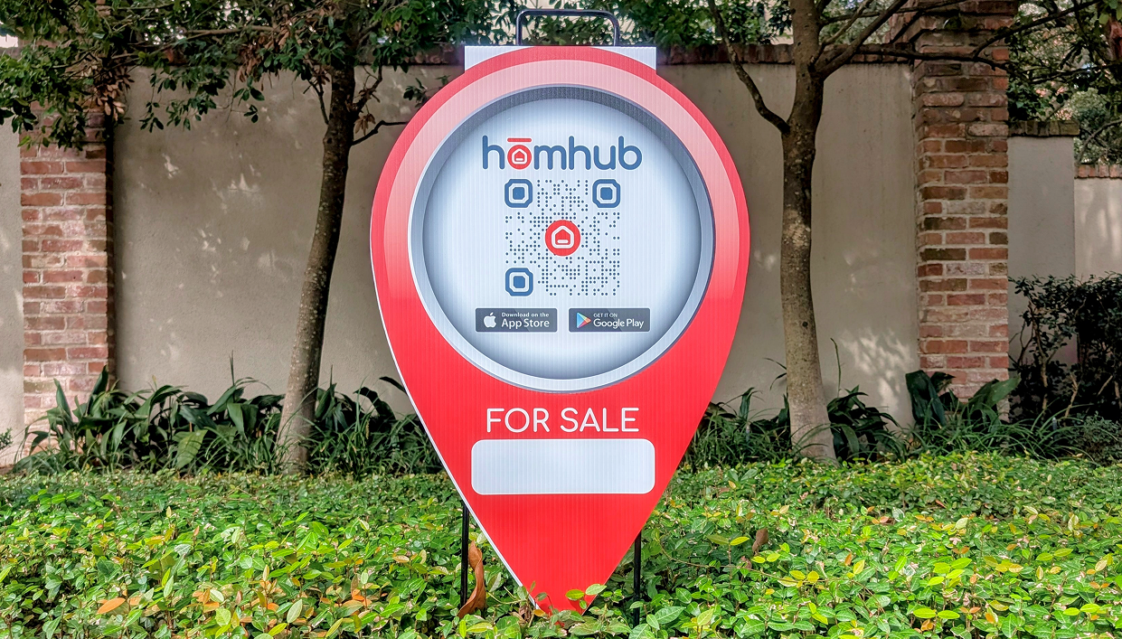 Homhub A.I. powered smart sign attracting buyers and renters